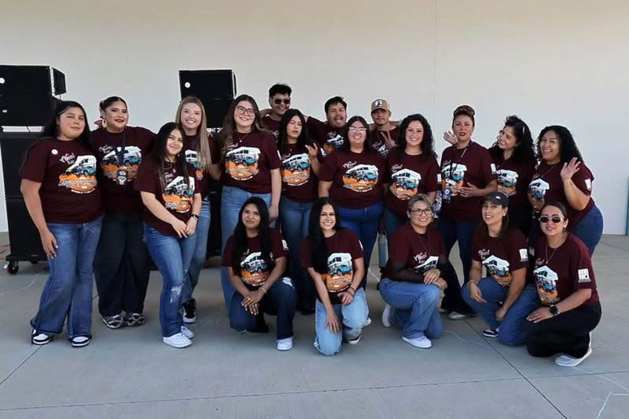 A group of students from the Herencia Latina Center